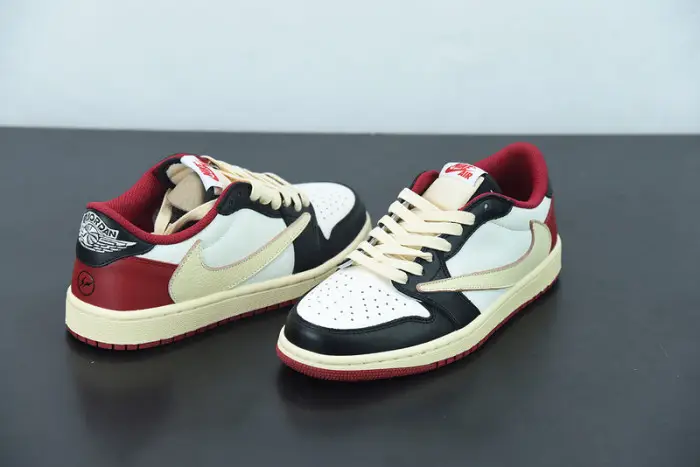 Air Jordan 1 Travis Scott Low 