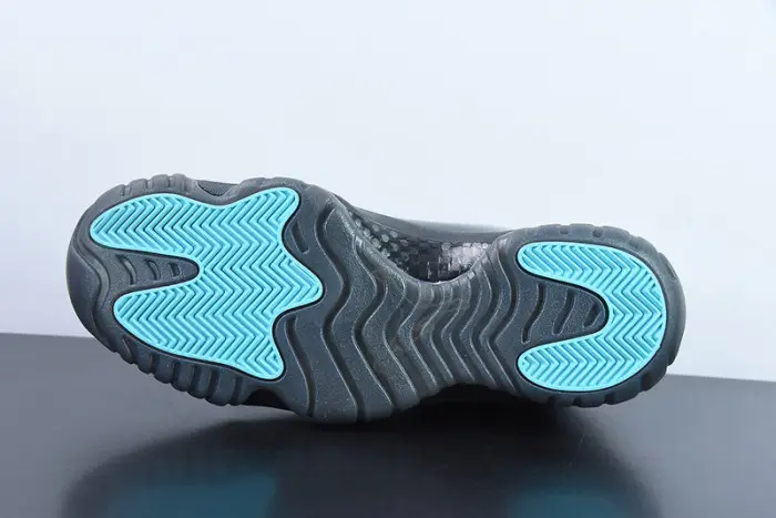AIR JORDAN 11 RETRO 'GAMMA BLUE' 
