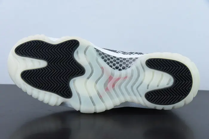Air Jordan 11 Retro Low 'Light Bone Snakeskin' 