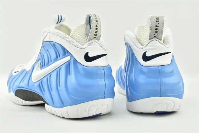 NIKE Air Foamposite Pro 'University Blue' - 624041 