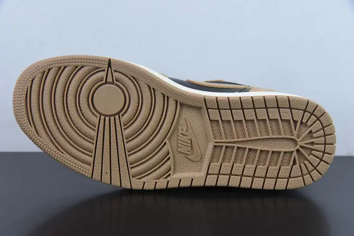 Air Jordan 1 Low WMNS "Desert" 