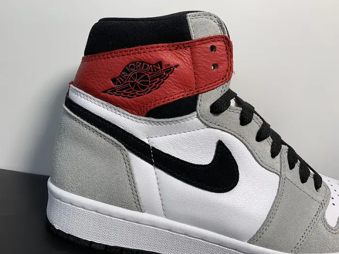 Air Jordan 1 Retro High OG 'Smoke Grey' 