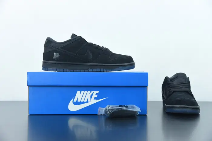 Undefeated Nike Dunk Low Black 