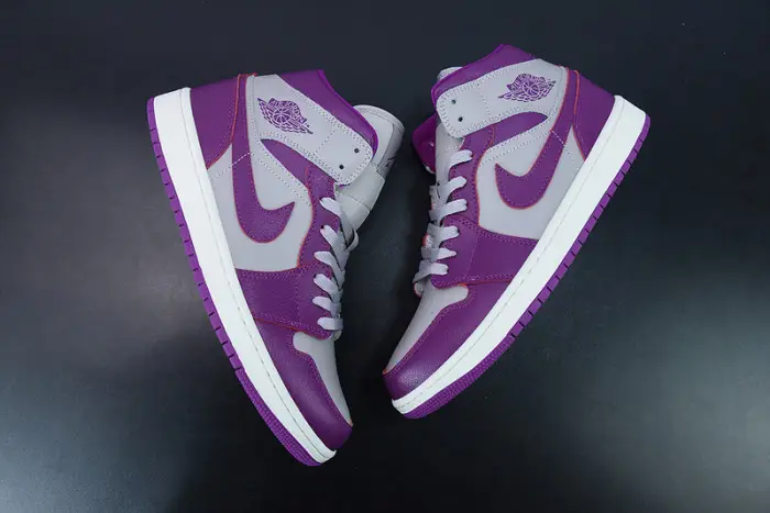 Air Jordan 1 Mid Magenta WMNS 