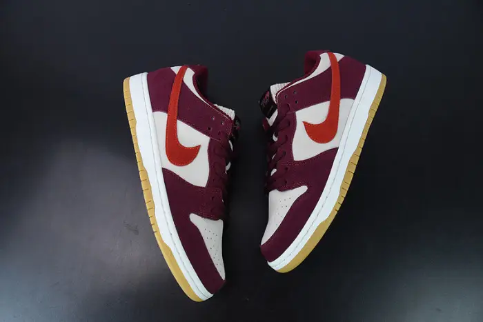 Nike SB Dunk Low Skate Like A Girl 