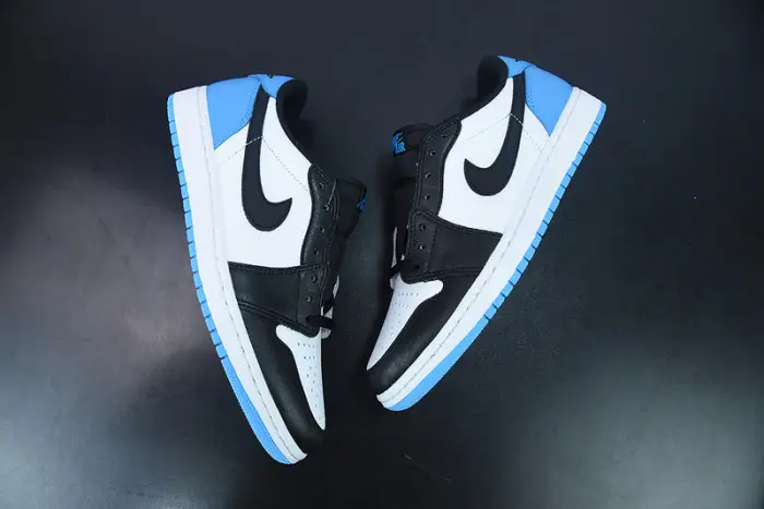 Air Jordan 1 Low OG "UNC" 