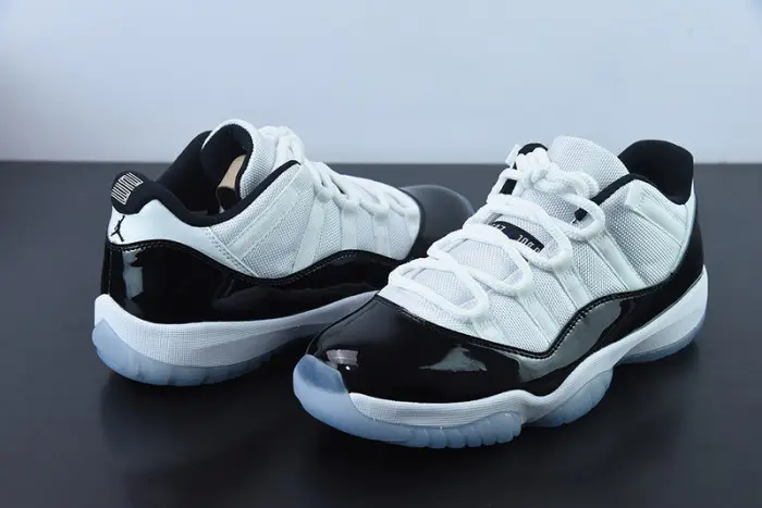 Air Jordan 11 Low BG 'Concord' 