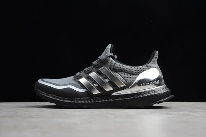ADIDAS ULTRA BOOST “METALLIC SILVER” 