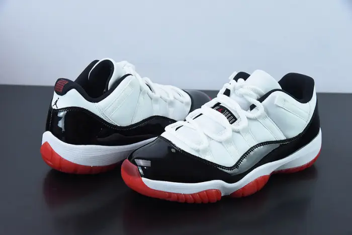 Air Jordan 11 Retro Low Concord-Bred 