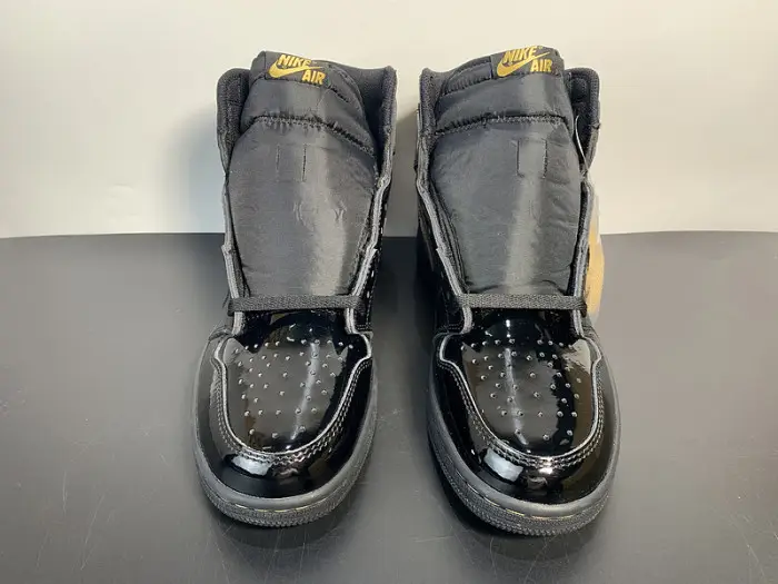 Air Jordan 1 Retro High OG 'Black Metallic Gold' 