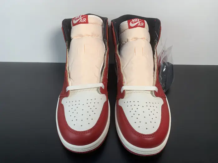 Air Jordan 1 Retro High OG 'Chicago Lost & Found' 