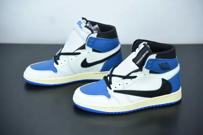 Travis Scott x Air Jordan 1 