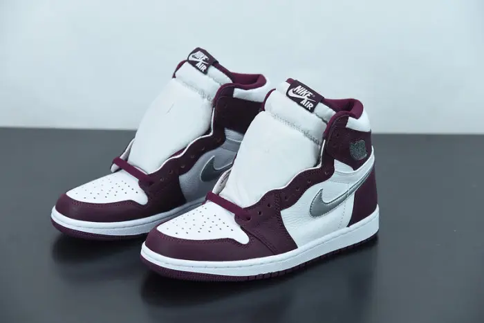 Air Jordan 1 High OG “Bordeaux” 