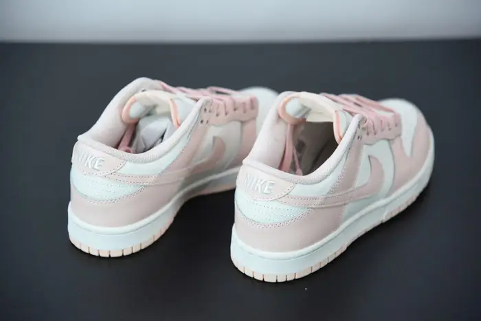 Nike Dunk Low "Orange Pearl" 