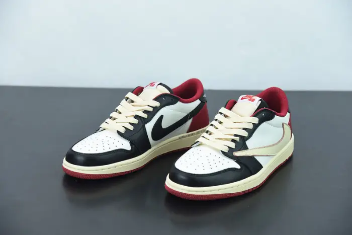 Air Jordan 1 Travis Scott Low 