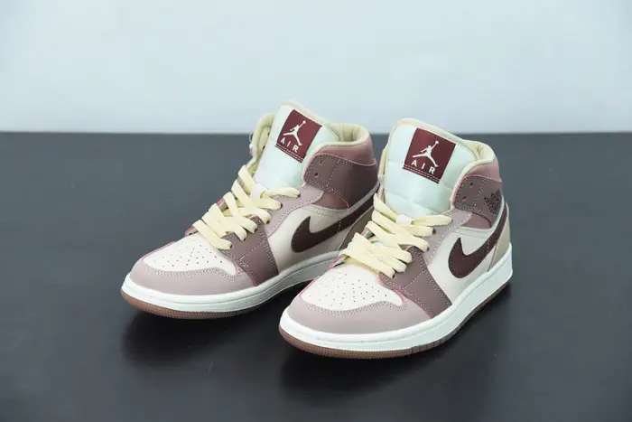 Air Jordan 1 Mid 