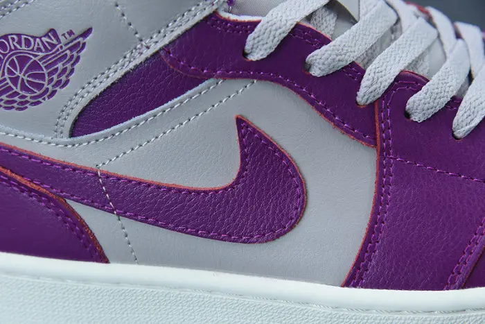 Air Jordan 1 Mid Magenta WMNS 