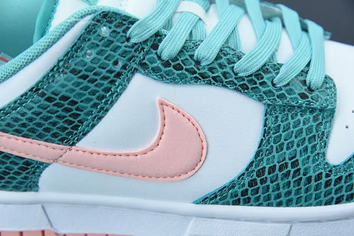 Nike Dunk Low Snakeskin 