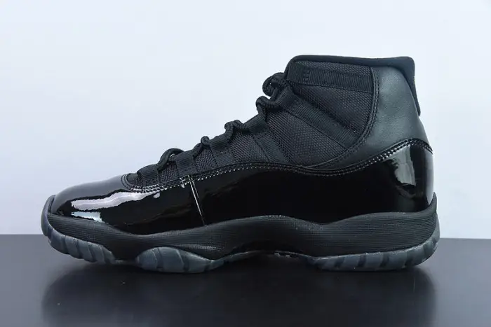 AIR JORDAN 11 RETRO 'GAMMA BLUE' 