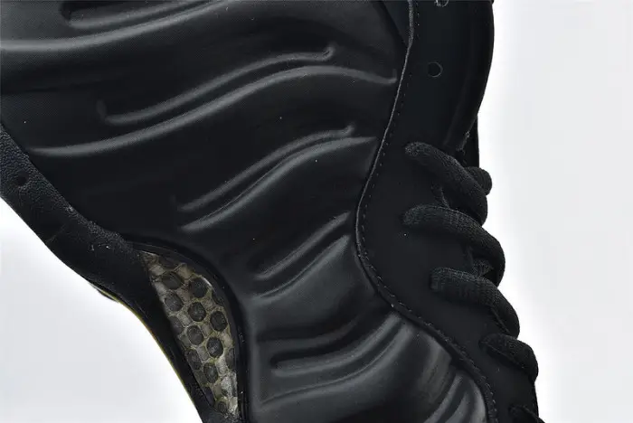 Nike Air Foamposite Pro Black Metallic Gold 