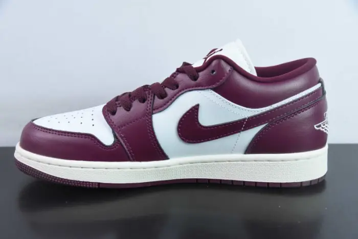 Air Jordan 1 Low WMNS "Fireberry" 