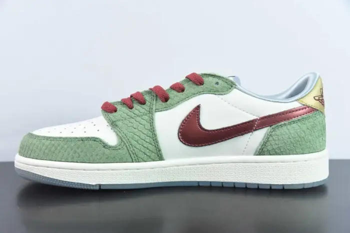 Air Jordan 1 Low OG "Year Of The Dragon" 