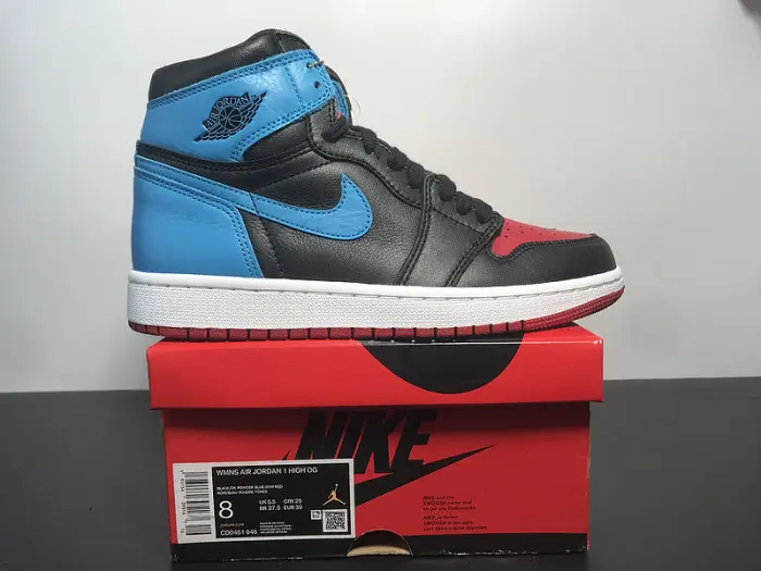 AIR JORDAN 1 HIGH WMNS UNC CHICAGO 