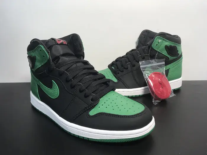 Air Jordan 1 Retro High OG 'Pine Green 2.0' 