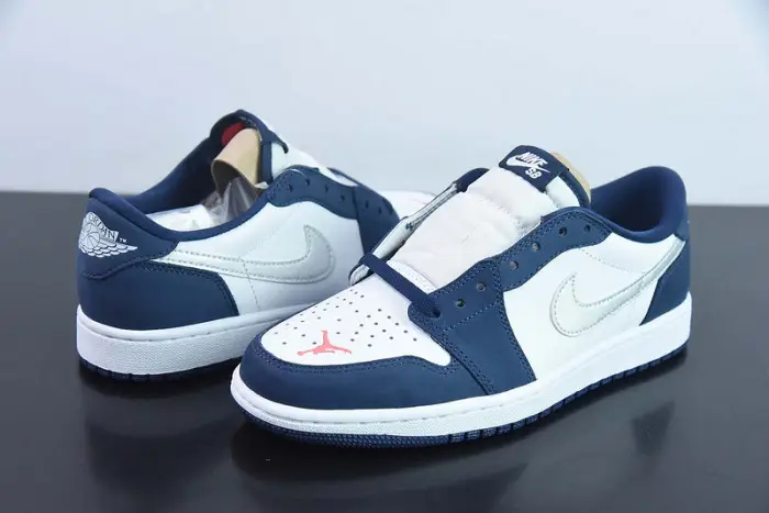 Air Jordan 1 Low SB 'Midnight Navy' - CJ7891 