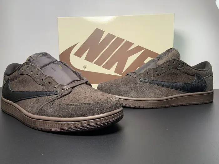 Travis Scott x Air Jordan 1 Low OG 