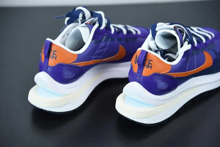 Nike Vaporwaffle sacai 