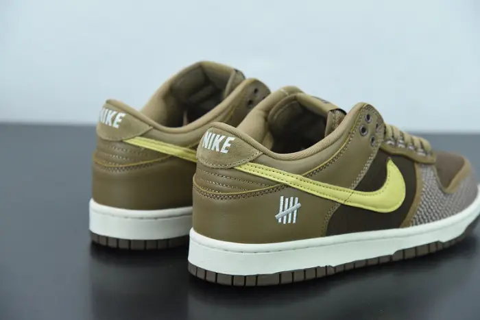 Nike Dunk Low SP UNDEFEATED Canteen 