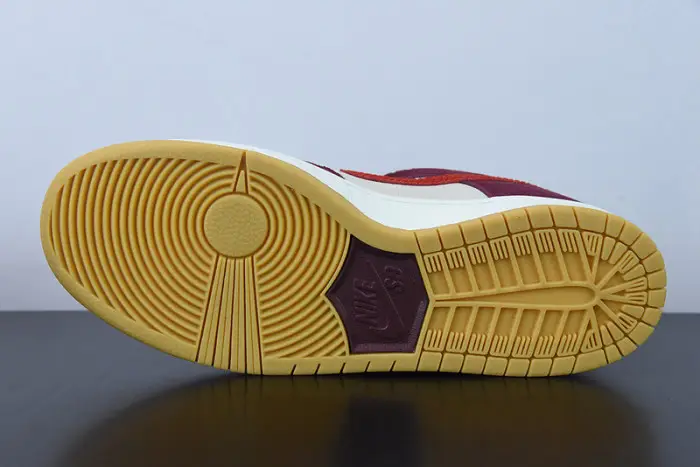 Nike SB Dunk Low Skate Like A Girl 