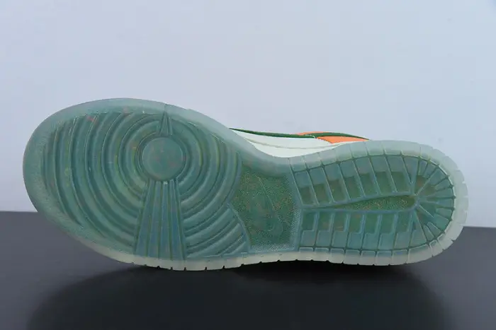 Nike SB Dunk Low "Famu" 