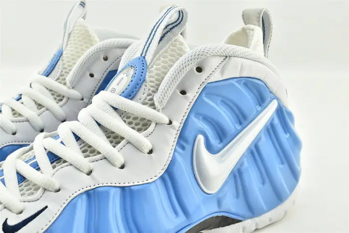 NIKE Air Foamposite Pro 'University Blue' - 624041 