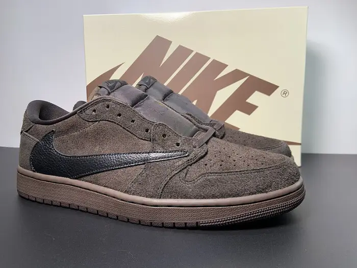 Travis Scott x Air Jordan 1 Low OG 