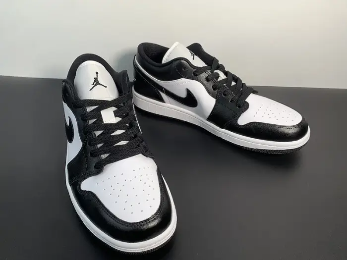 Air Jordan 1 Low Panda 