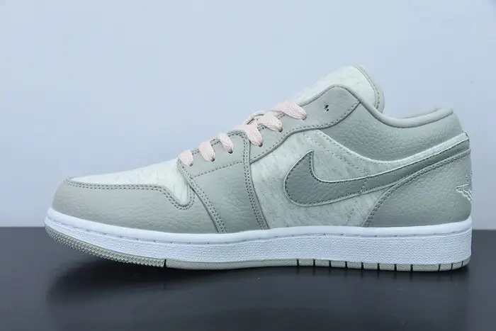 (WMNS) Air Jordan 1 Low SE 'Light Iron Ore' 