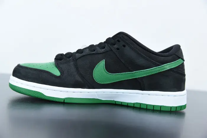 Nike SB Dunk Low Pro 