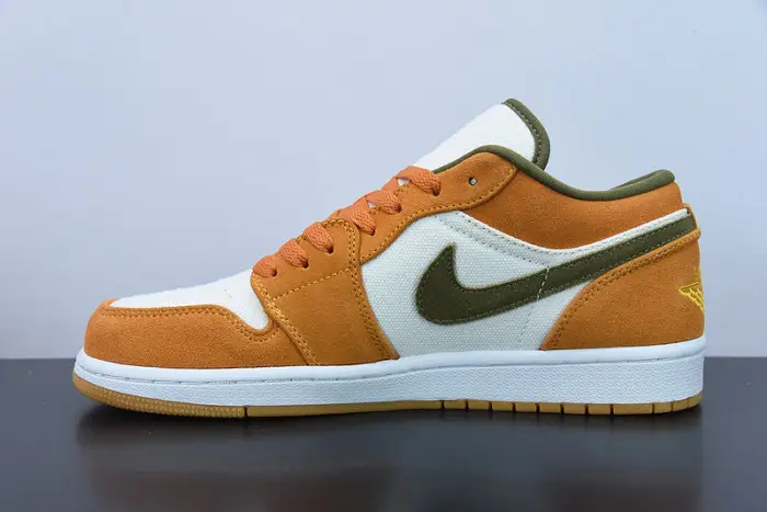 Air Jordan 1 Low Suede 