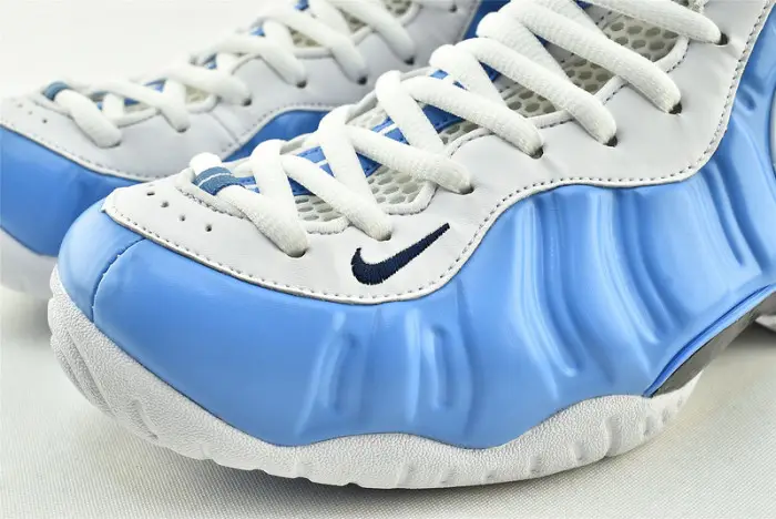 NIKE Air Foamposite Pro 'University Blue' - 624041 