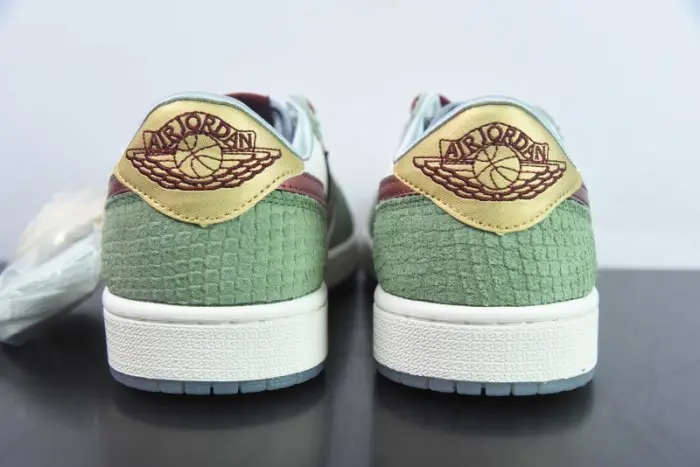 Air Jordan 1 Low OG "Year Of The Dragon" 