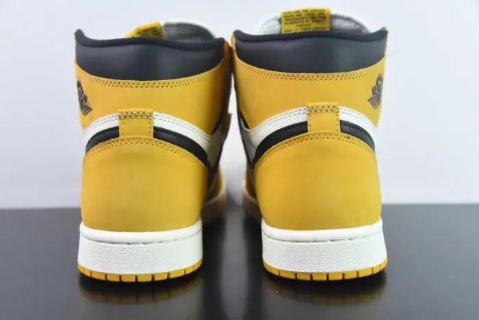 Air Jordan 1 High OG "Yellow Ochre" 