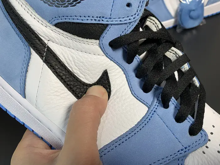 Air Jordan 1 Retro High OG 'University Blue' 