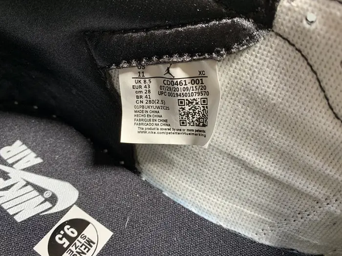 Air Jordan 1 Retro High OG Silver Toe 
