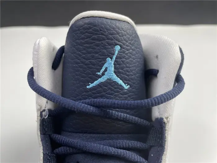 Air Jordan 13 “Dark Powder Blue 