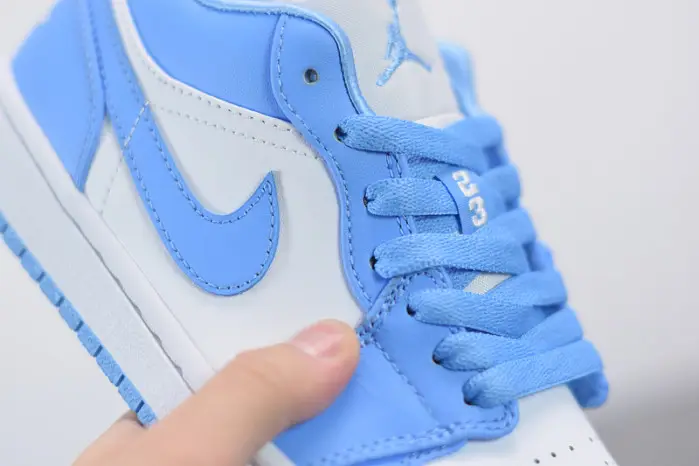 Air Jordan 1 Low UNC 