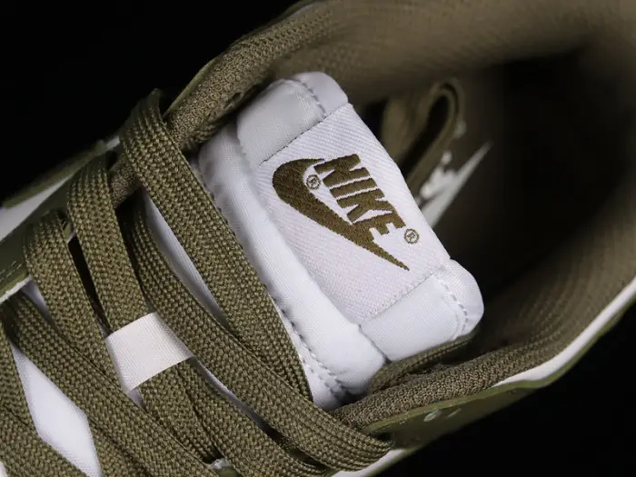Nike Dunk Low Medium Olive (W) - 