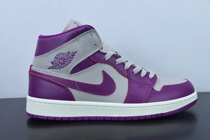 Air Jordan 1 Mid Magenta WMNS 