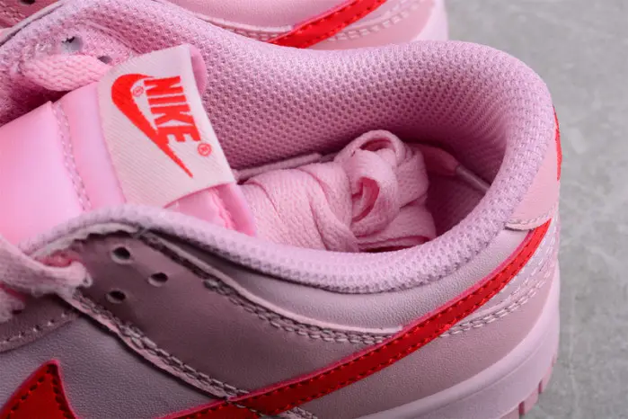 Nike Dunk Low Triple Pink 